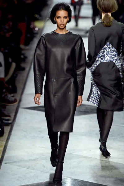 Look 11
